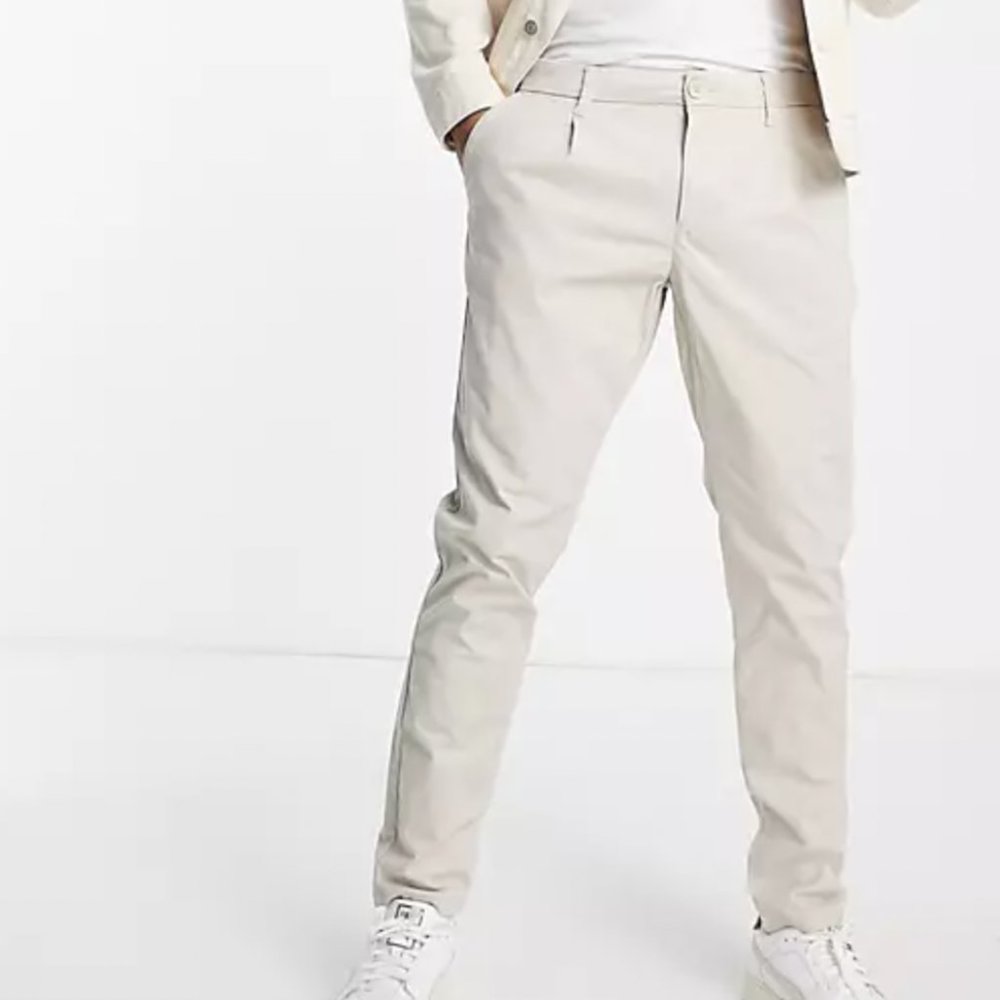 Only & Sons slim fit chino PANTS   Color = khaki (their name = silver lining)